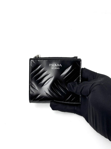 Brand New. Prada Bifold Wallet Black Calfskin|7202
