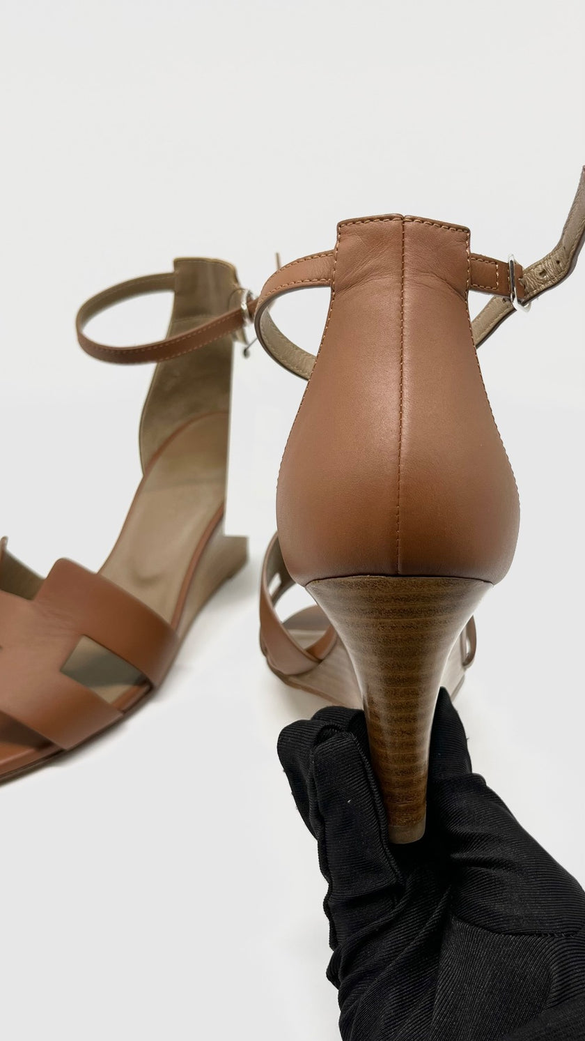 Brand New. Hermes Legend Wedge Dark Gold. 38|5827