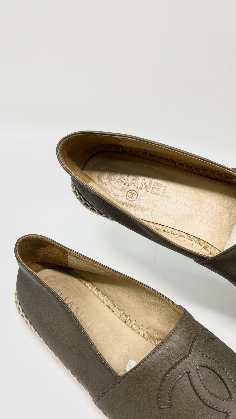 Preowned. Chanel Espadrille Khaki. 40|11452