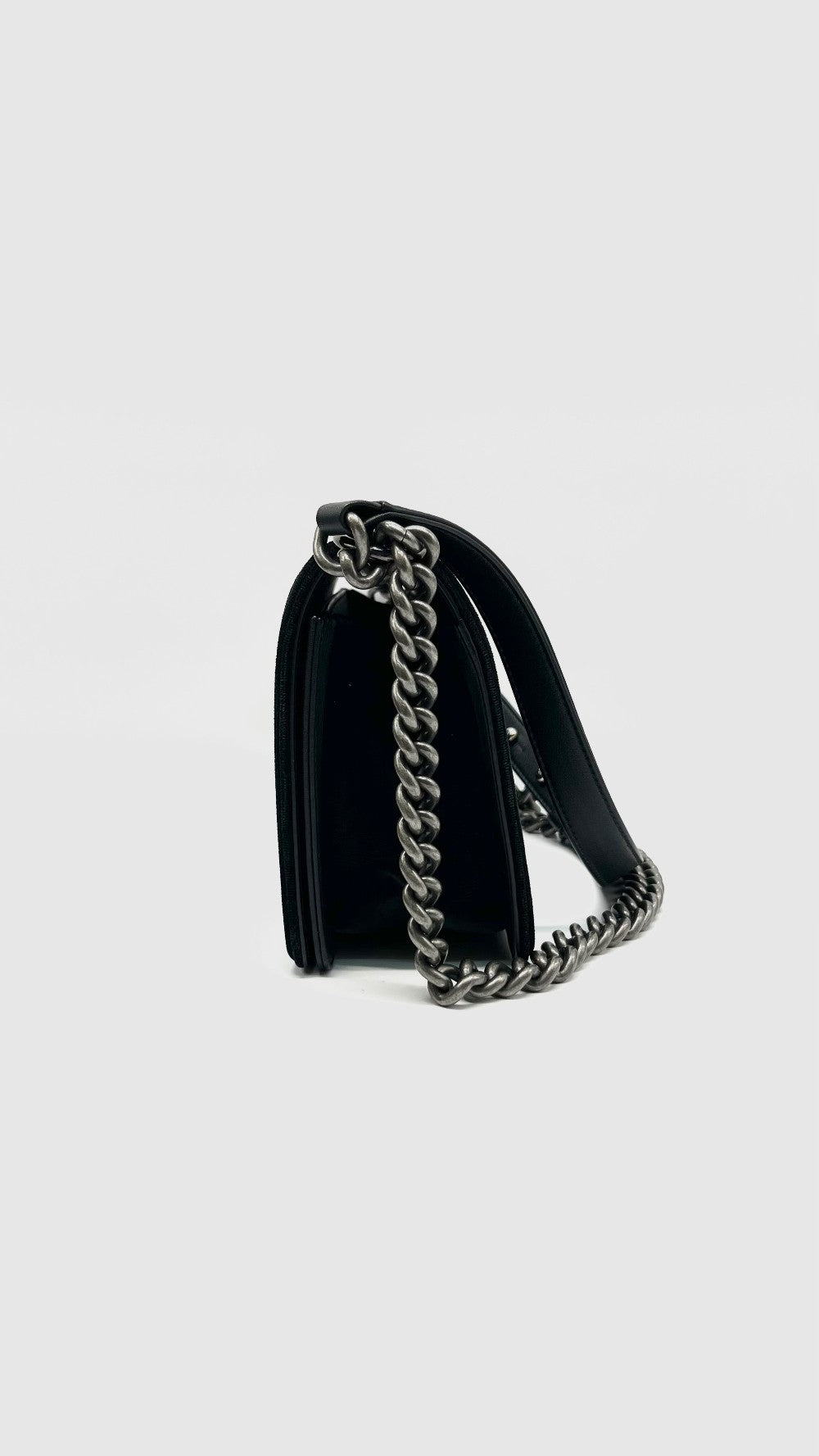Preowned. Chanel Leboy Old Medium Black Velvet Ruth HW. 19944432|14731