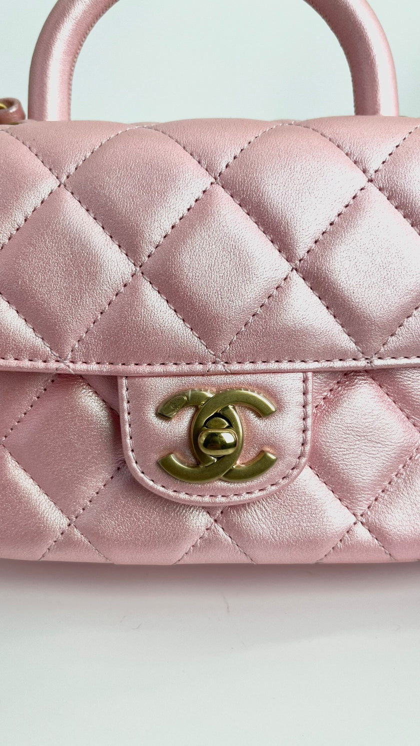 Brand New. Chanel Oval Top Handle Pink. N0NHLPU0|4011