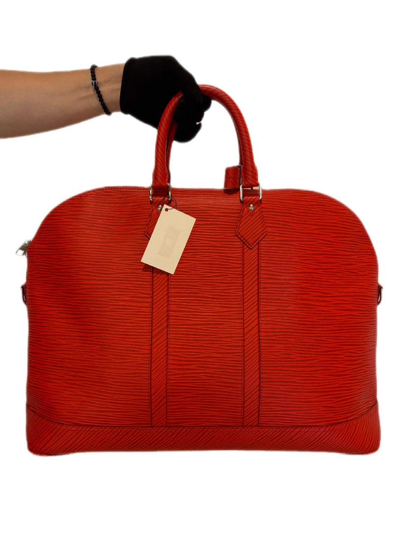 Like New. Lv Alma Epi GM XL Travel Bag Red|17222