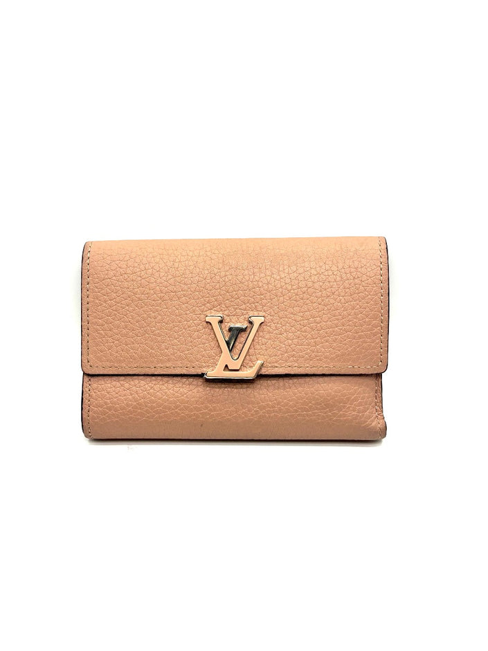 Preowned. LV Capucines Compact Wallet Pink. MI1178|16964