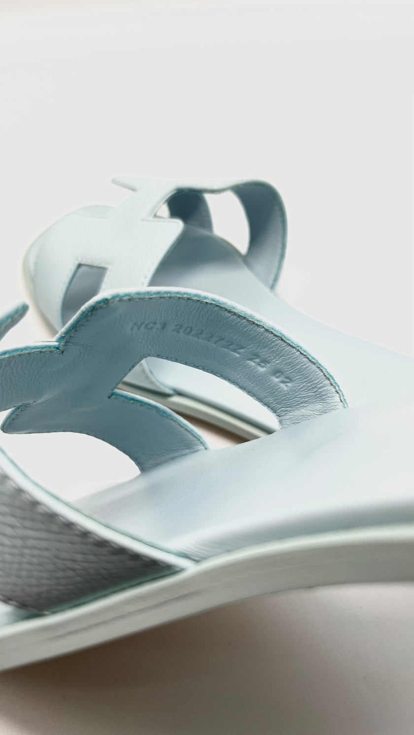 Brand New. Hermes Oran Light Blue. 37|13949