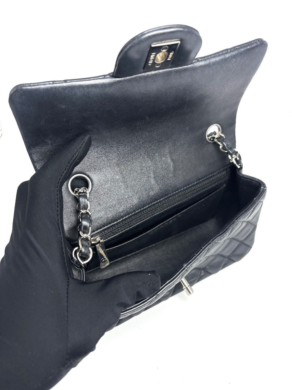 Preowned. Chanel Mini Rectangular Flap Black SHW Lambskin. 28516584|13214