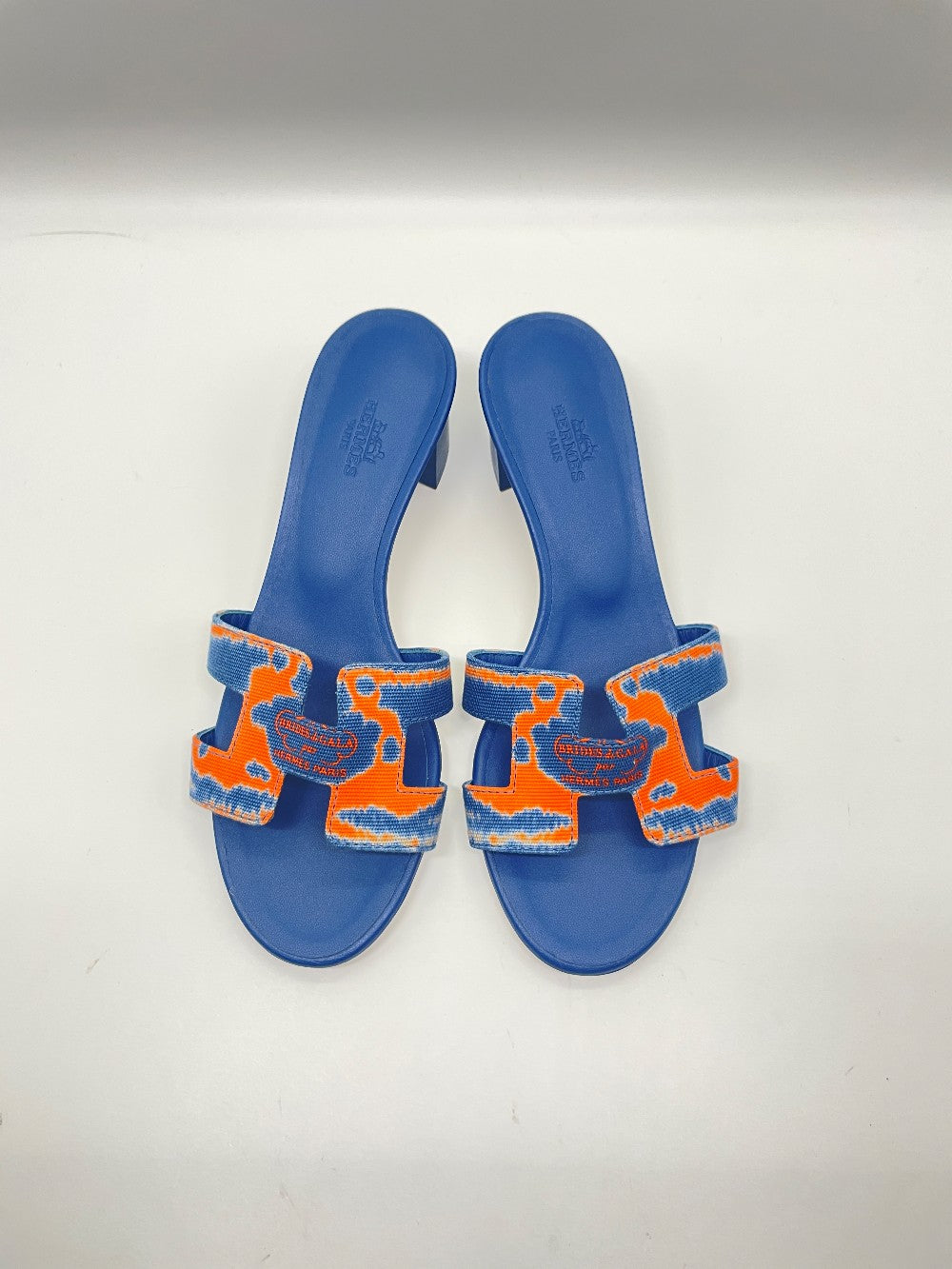 Brand New. Hermes Oasis Canvas Blue. 36|9166