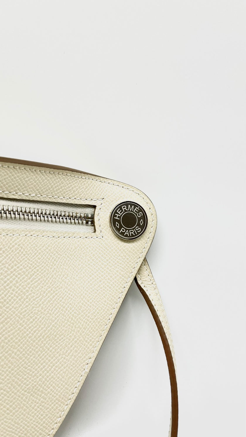 Like New. Hermes Petite Course Epsom Craie PHW. BMZ 007 AG|12019