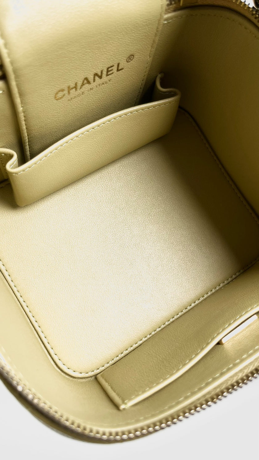 Brand New. Chanel Vanity Case Resin. G3TGGXCG|4229