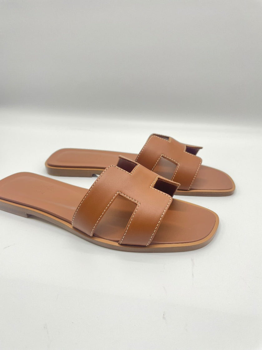 Unused. Hermes Oran Gold. 37|9096