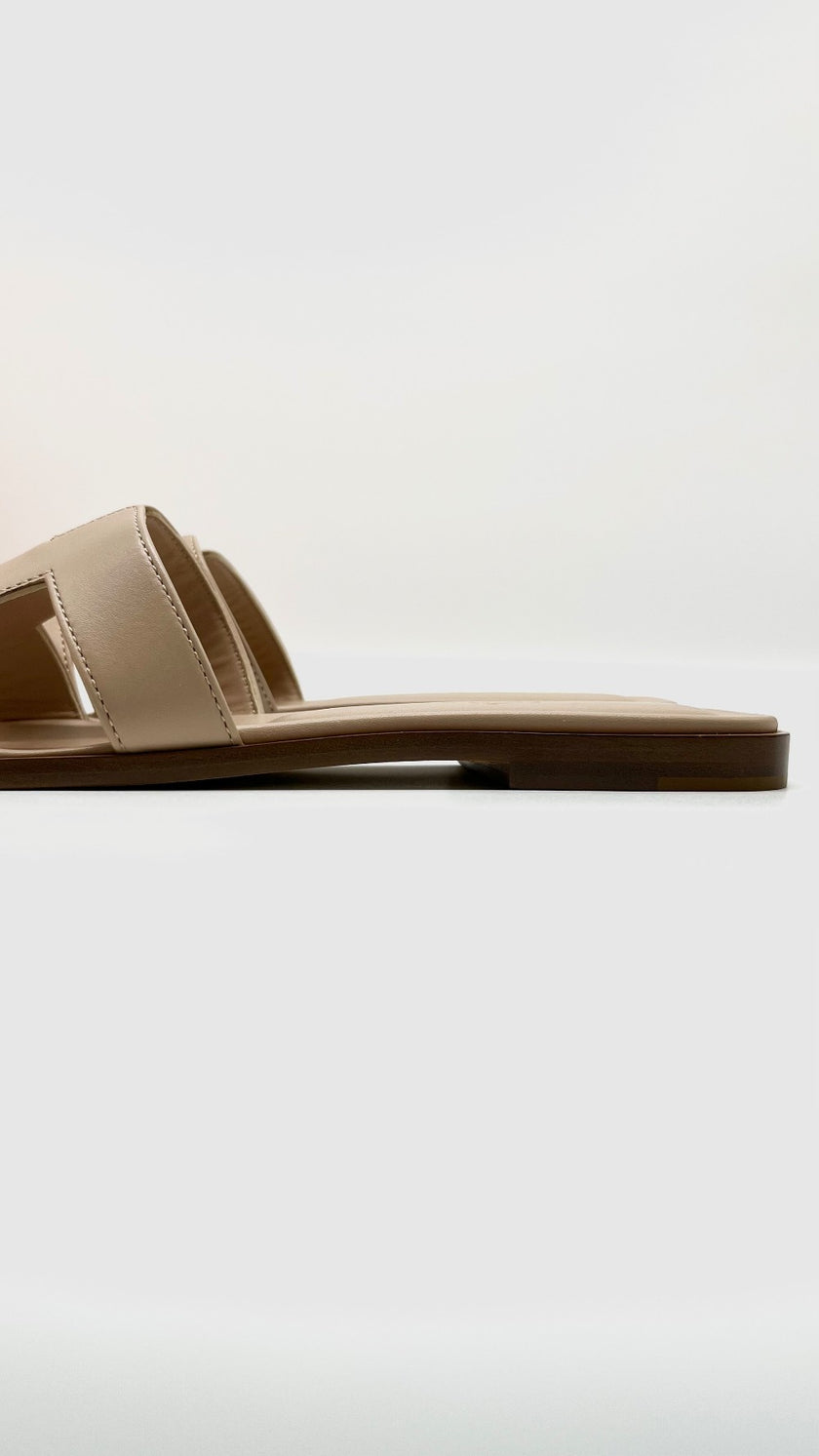 Brand New. Hermes Oran Nude Beige. 38|6902