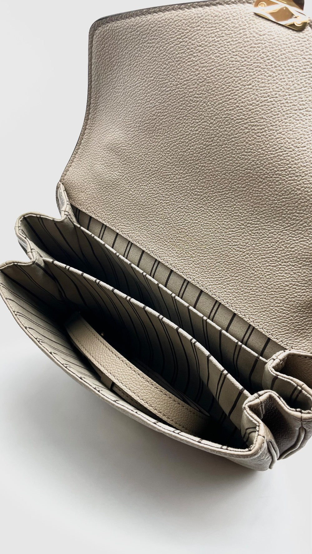 Like New. LV Metis Tourterelle Empreinte. Microchip|15714