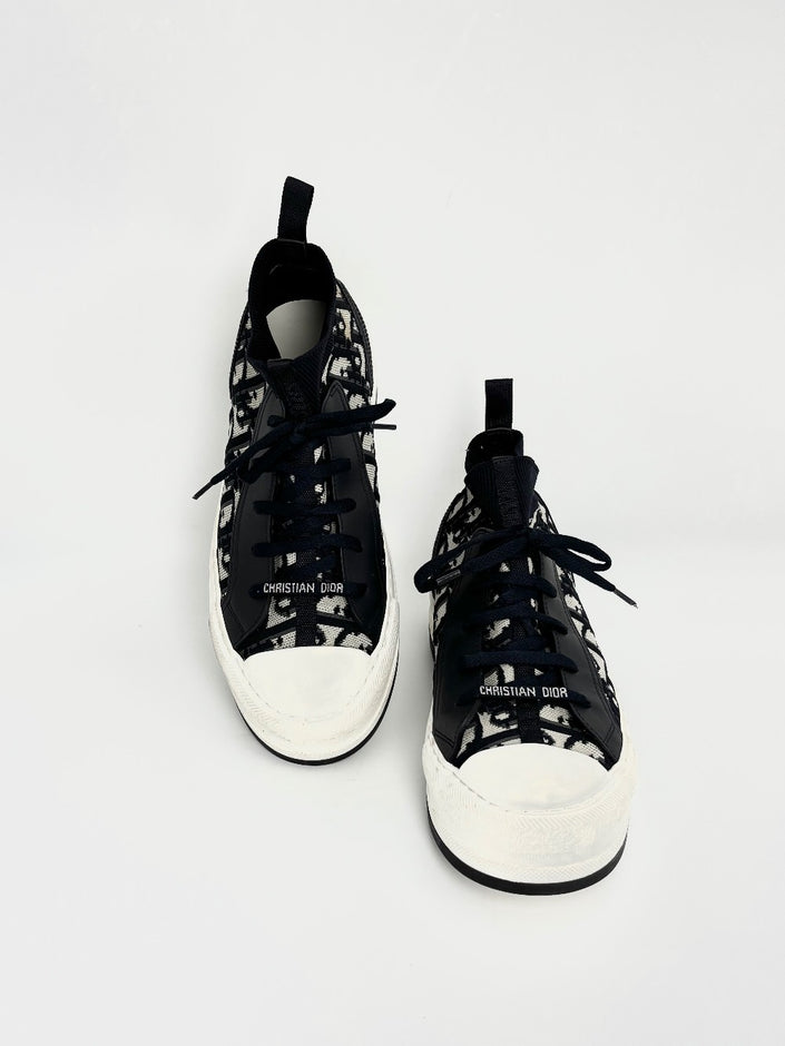 Preowned. Dior Oblique Walk N Sneaker Deep Blue. 38.5|12436