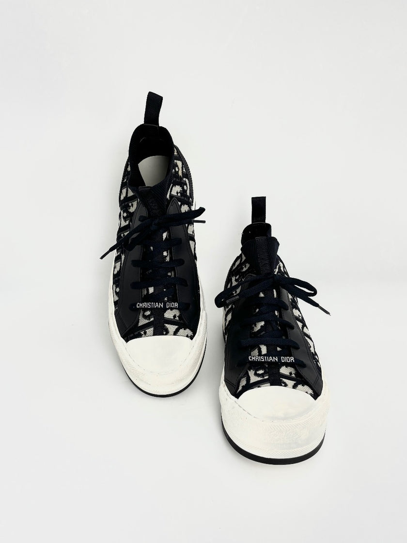 Preowned. Dior Oblique Walk N Sneaker Deep Blue. 38.5|12436