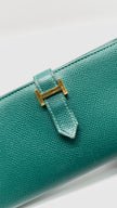 Preowned. Hermes Bearn Long Wallet Malachite GHW. ABY002NZ|9932