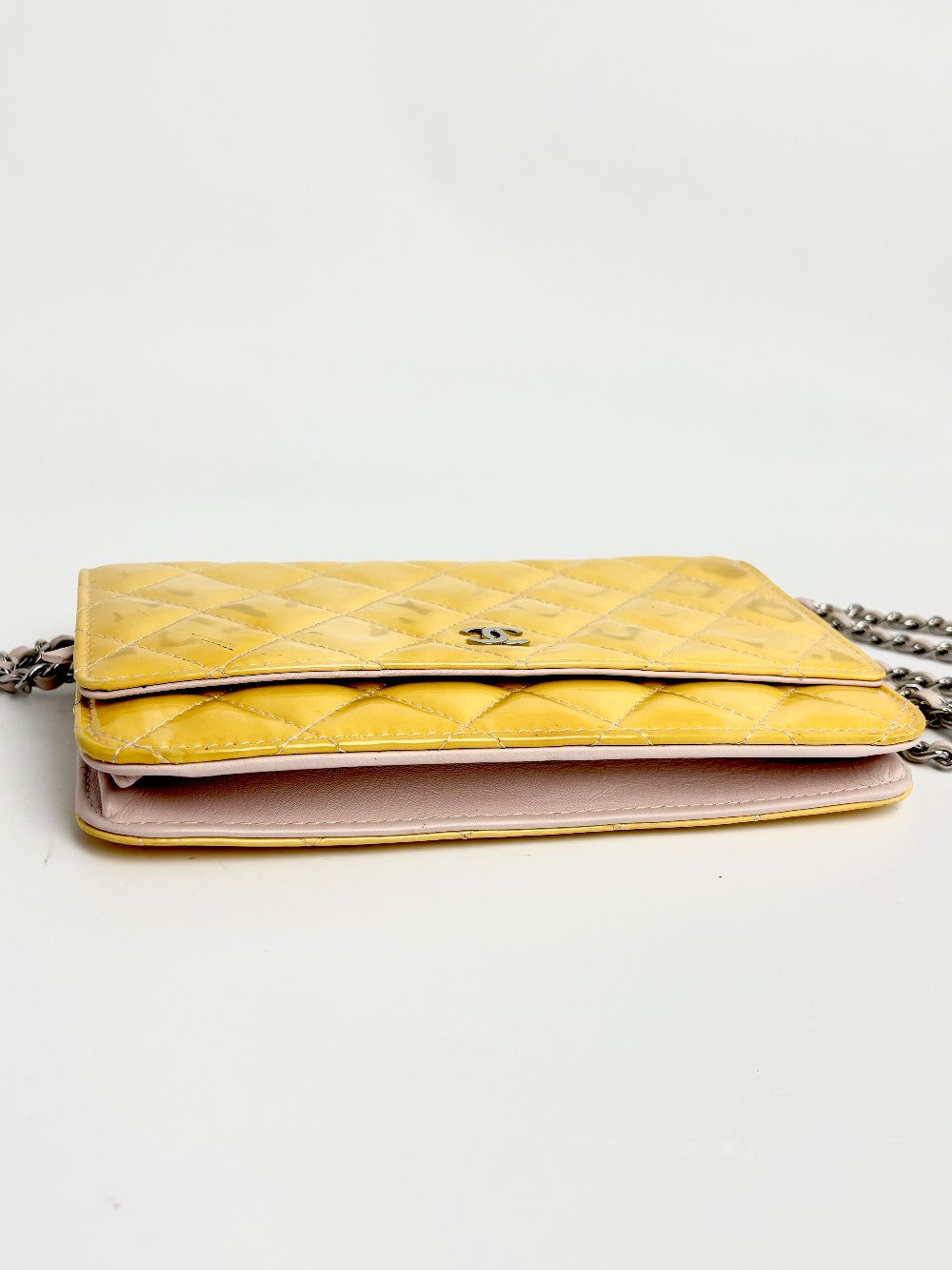 Preowned. Chanel WOC Yellow/Light Pink Patent SHW. 17287849|12867