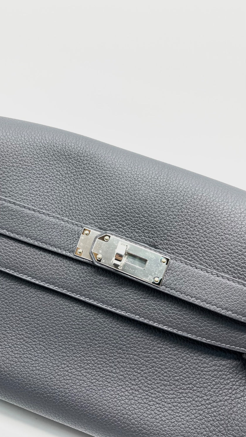Brand New. Hermes Kelly Messenger Gris Mysty PHW. KMS918IM|14242