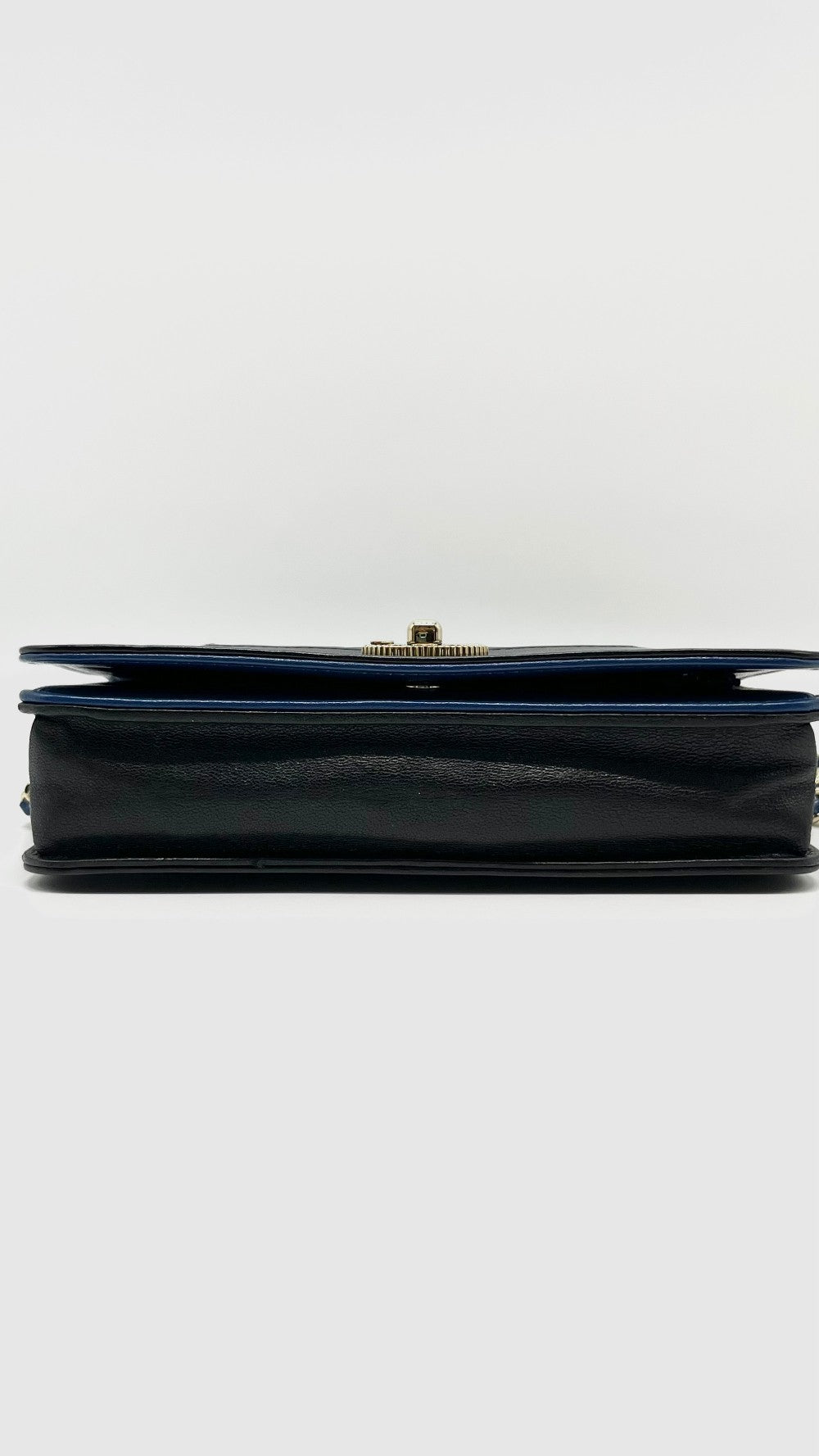 Preowned. Chanel WOC Black/Blue GHW. 23898176|7102