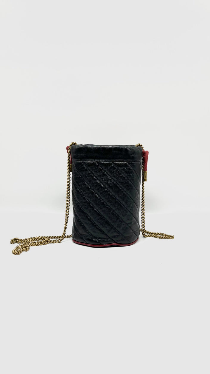 [SALE] Preowned. Gucci Marmont Mini Bucket Chevron Quilted GHW. 573817525040|10854