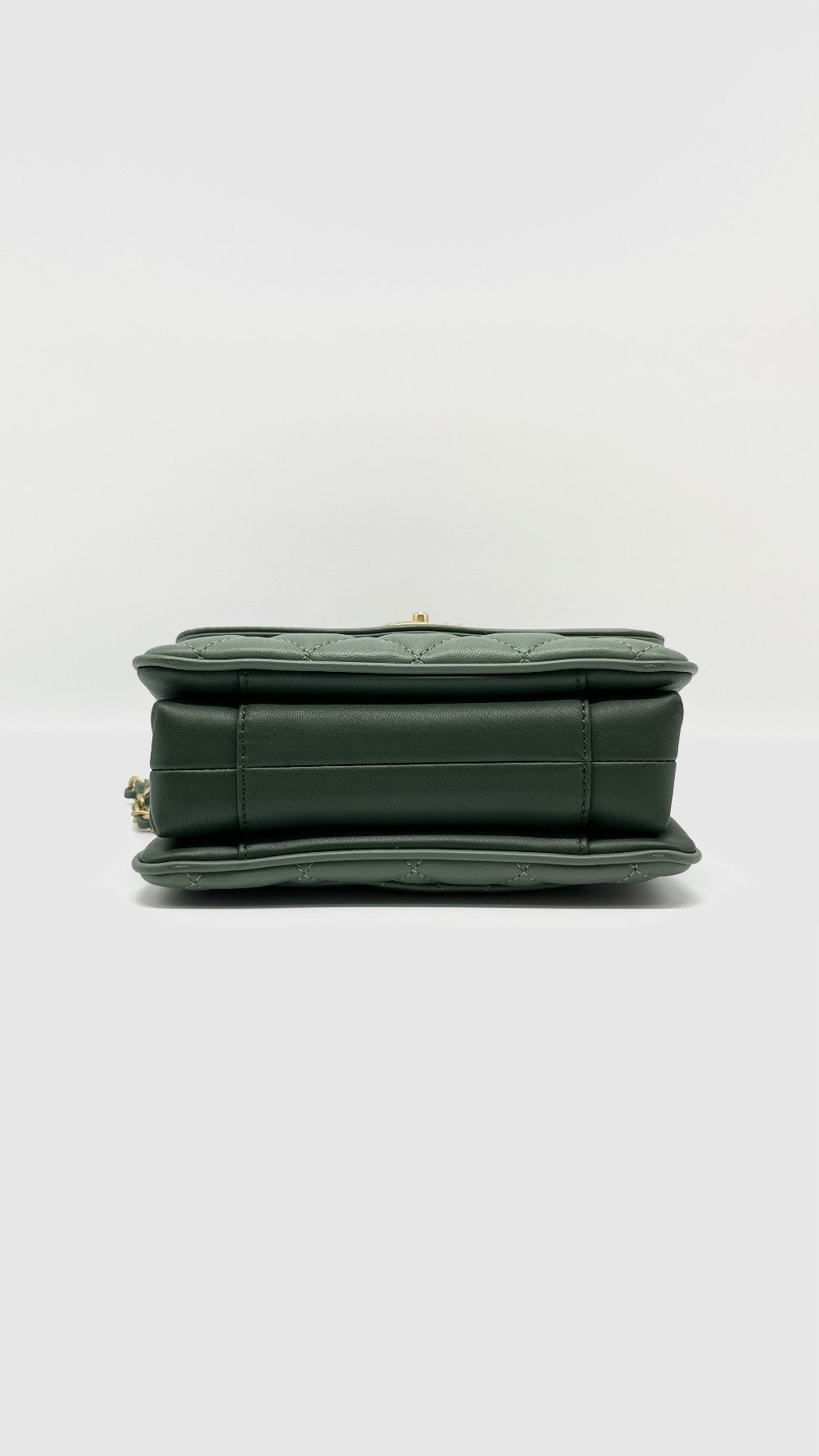Preowned. Chanel Mini Flap Green Calfskin GHW. 25042160|7109