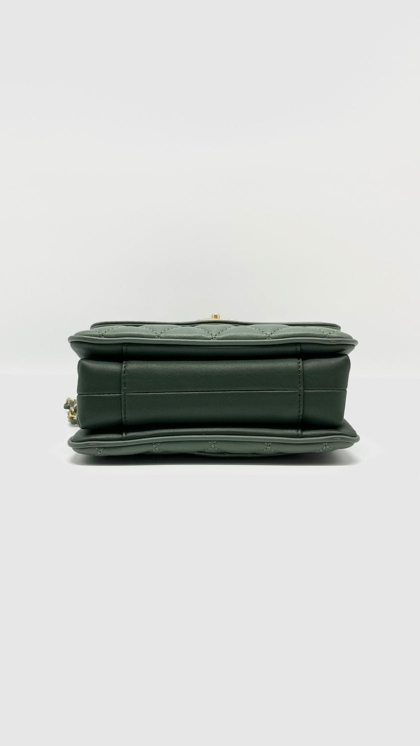 Preowned. Chanel Mini Flap Green Calfskin GHW. 25042160|7109