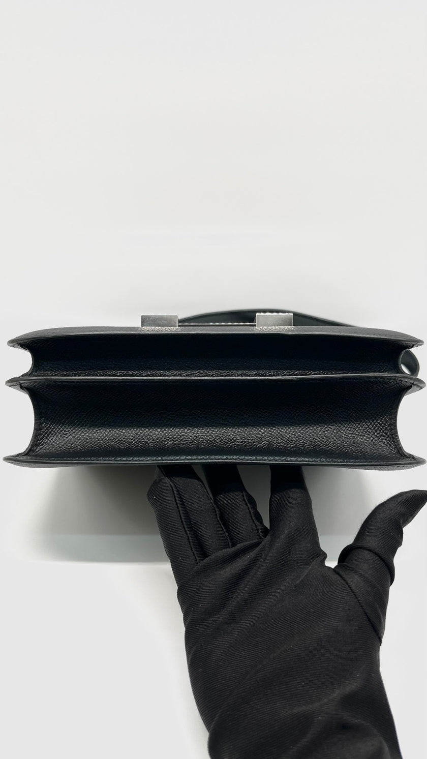 Like New. Hermes Constance 24 Black Epsom PHW. CHT917FT|15416