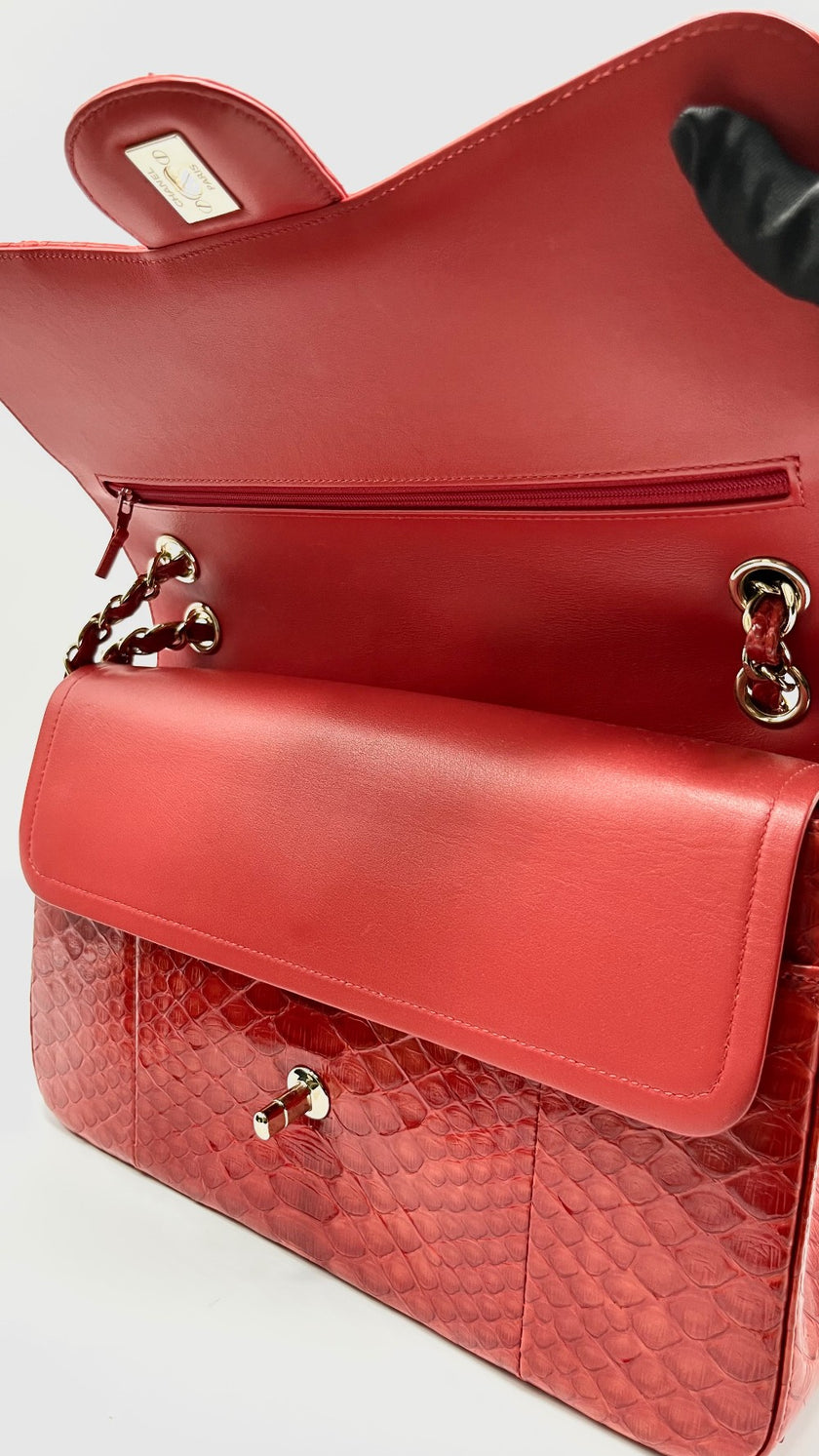 Preowned. Chanel Double Flap Jumbo Red Phyton GHW. 19198219|9860