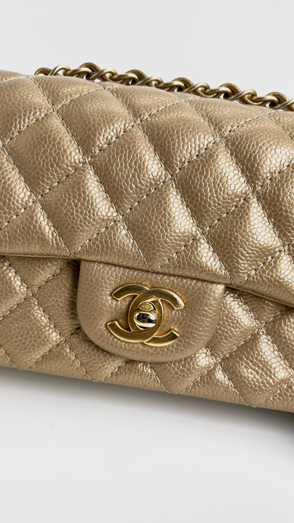 Like New. Chanel Mini Rectangular Flap Gold. 20519954|4211