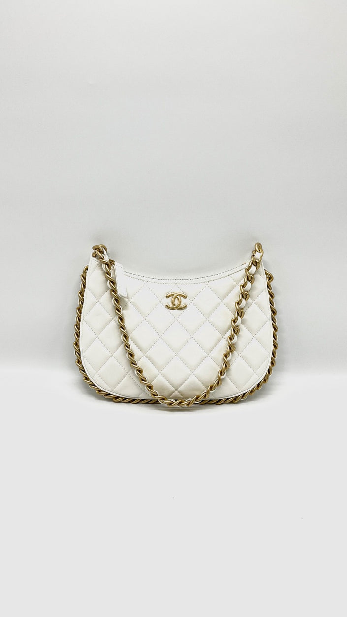 Unused. Chanel Quilted Hobo Chain White Lambskin GHW. L7CLTNEC|12325