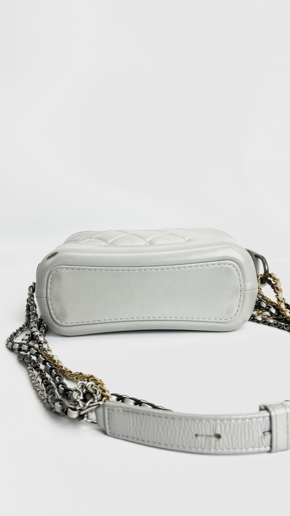 [SALE] Preowned. Chanel Gabrielle Mini White. 28862821|4244