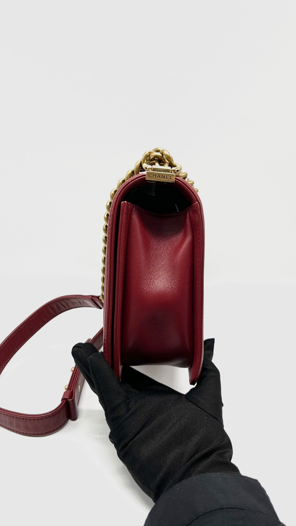 Preowned. Chanel Leboy New Medium Red Lambskin GHW. 19858319|12022