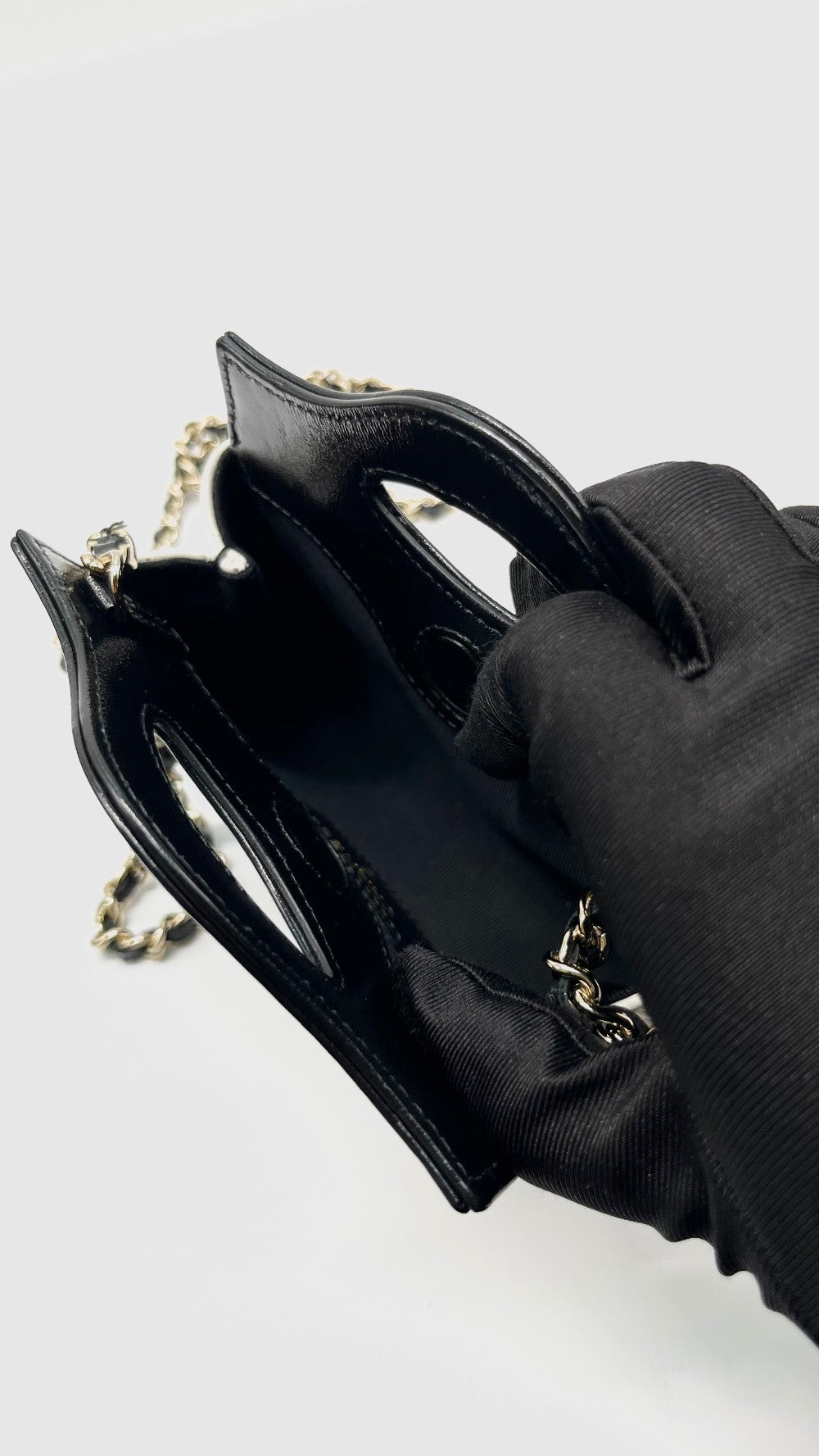 Unused. Chanel 31 Nano Calfskin White/Black GHW. GAL8GG26|13380