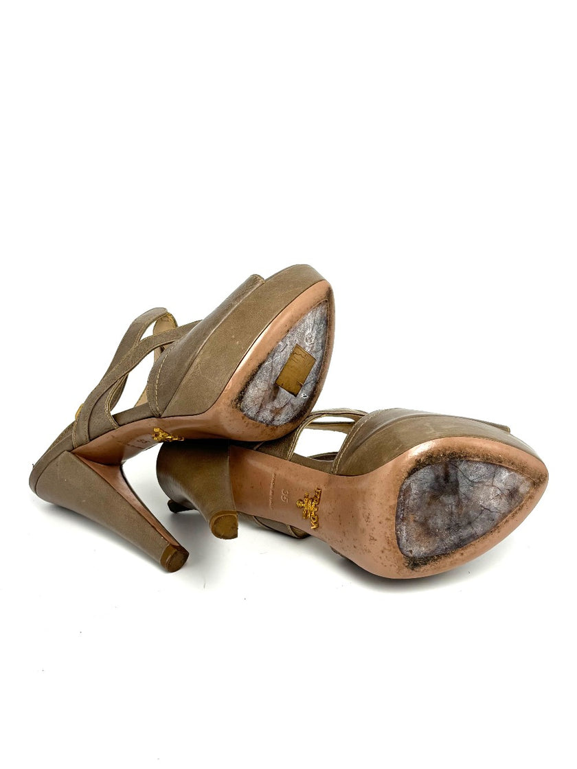 Like New. Prada Open Toe Heel Beige. 35|10682
