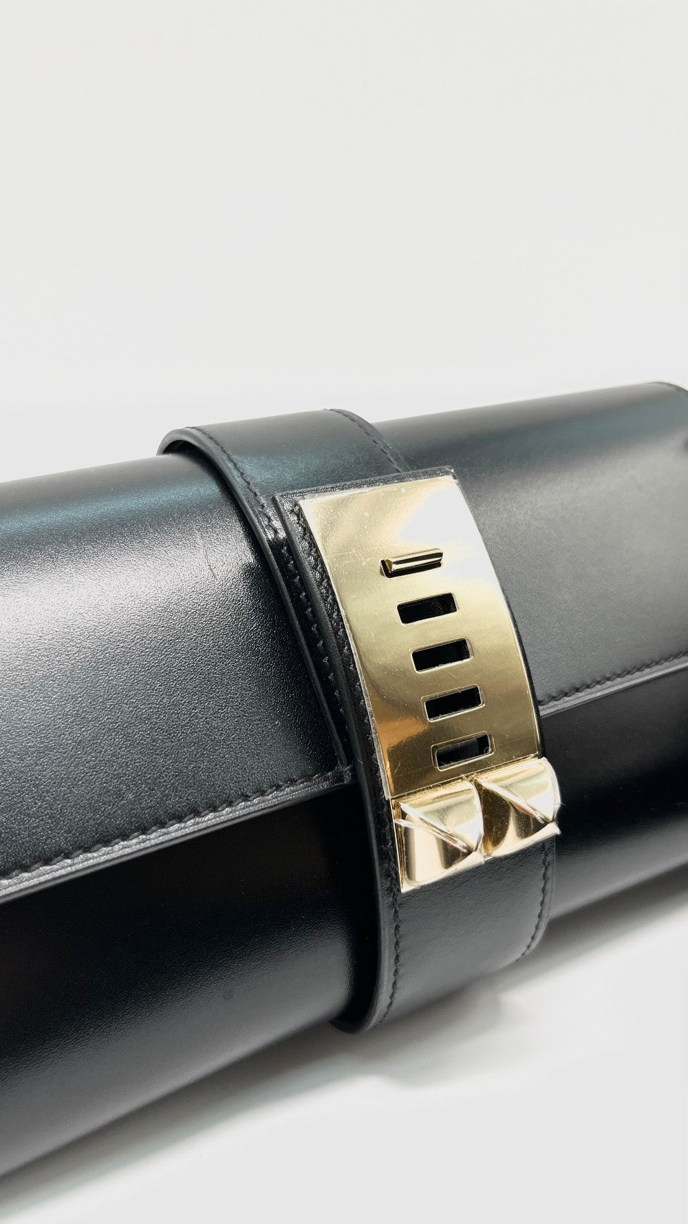 Preowned. Hermes Medor 23 Clutch Black GHW. RFA012BI|9781