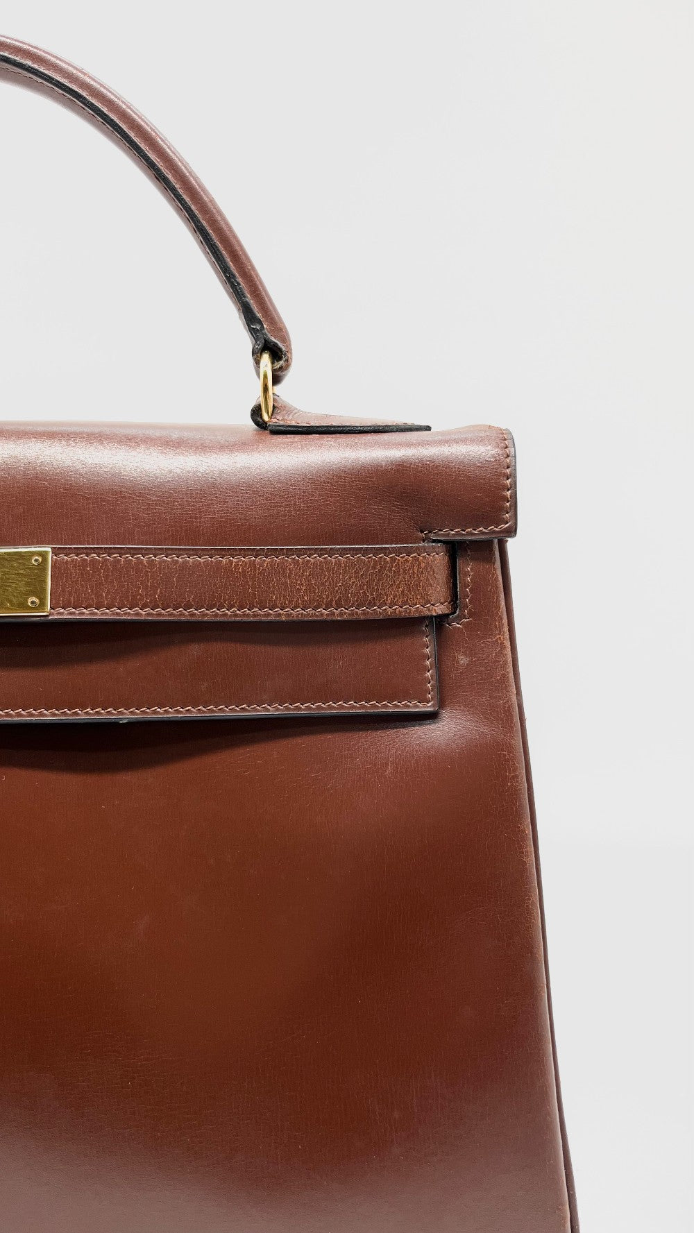 Preowned. Hermes Kelly 32 Vintage Box Brown GHW. Circle H MA|13918