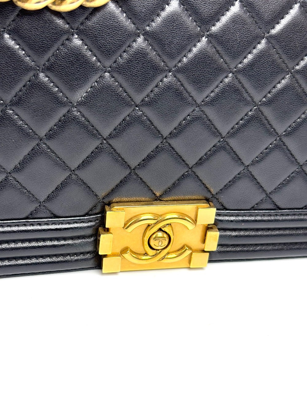 Preowned. Chanel Leboy New Medium Lambskin Black GHW. 21698415|8171