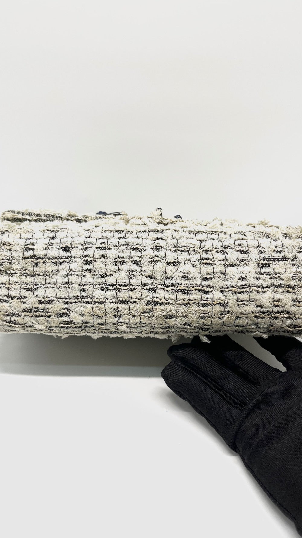 Preowned. Chanel Reissue Tweed Medium Flap With Garden Charm SHW. 7555998|13804