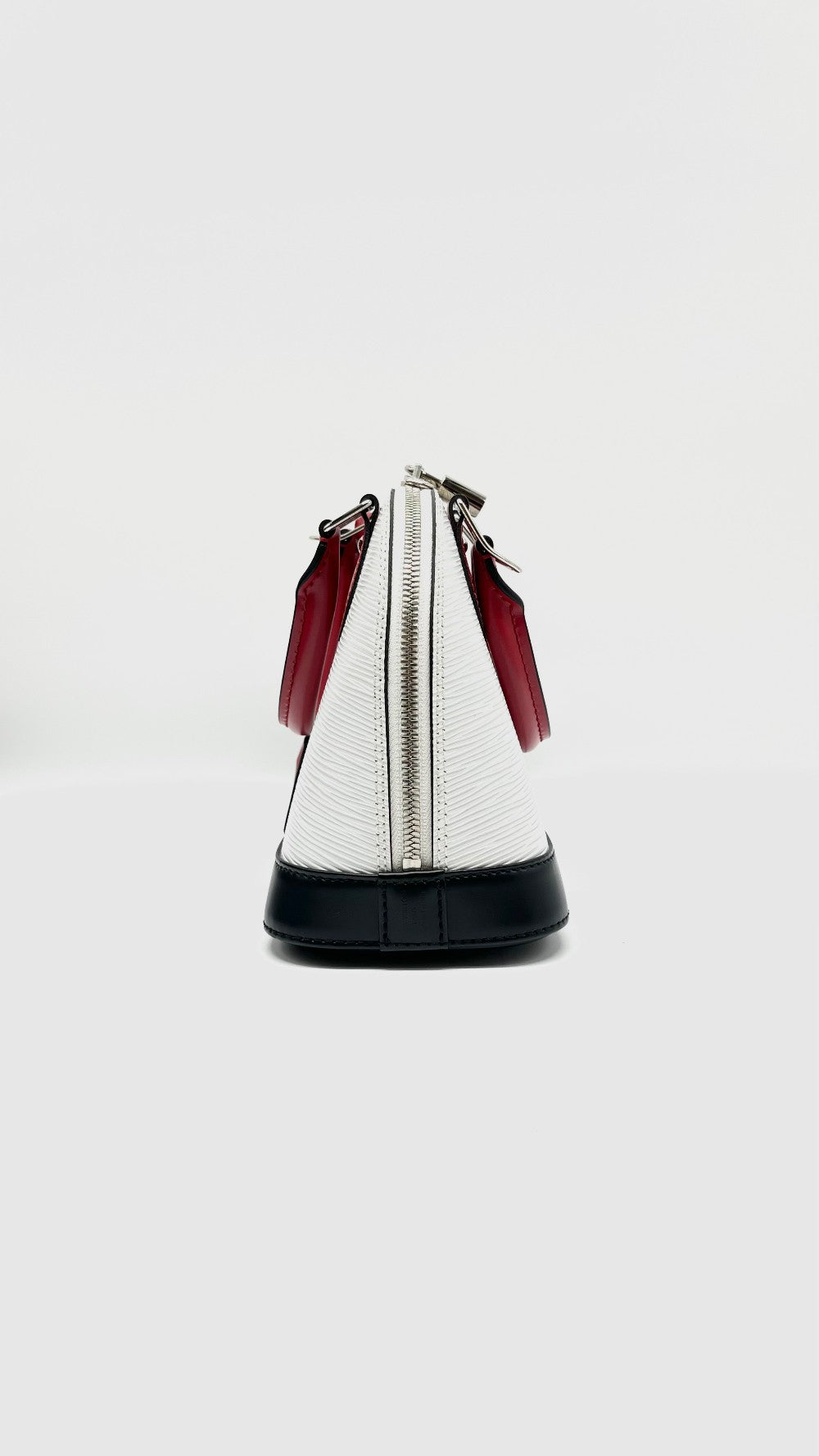 Preowned. LV Alma BB Epi White/Black Red Handle SHW. AA0240|10823