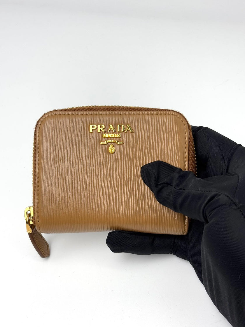 Preowned. Prada Zip Wallet Brown|7038