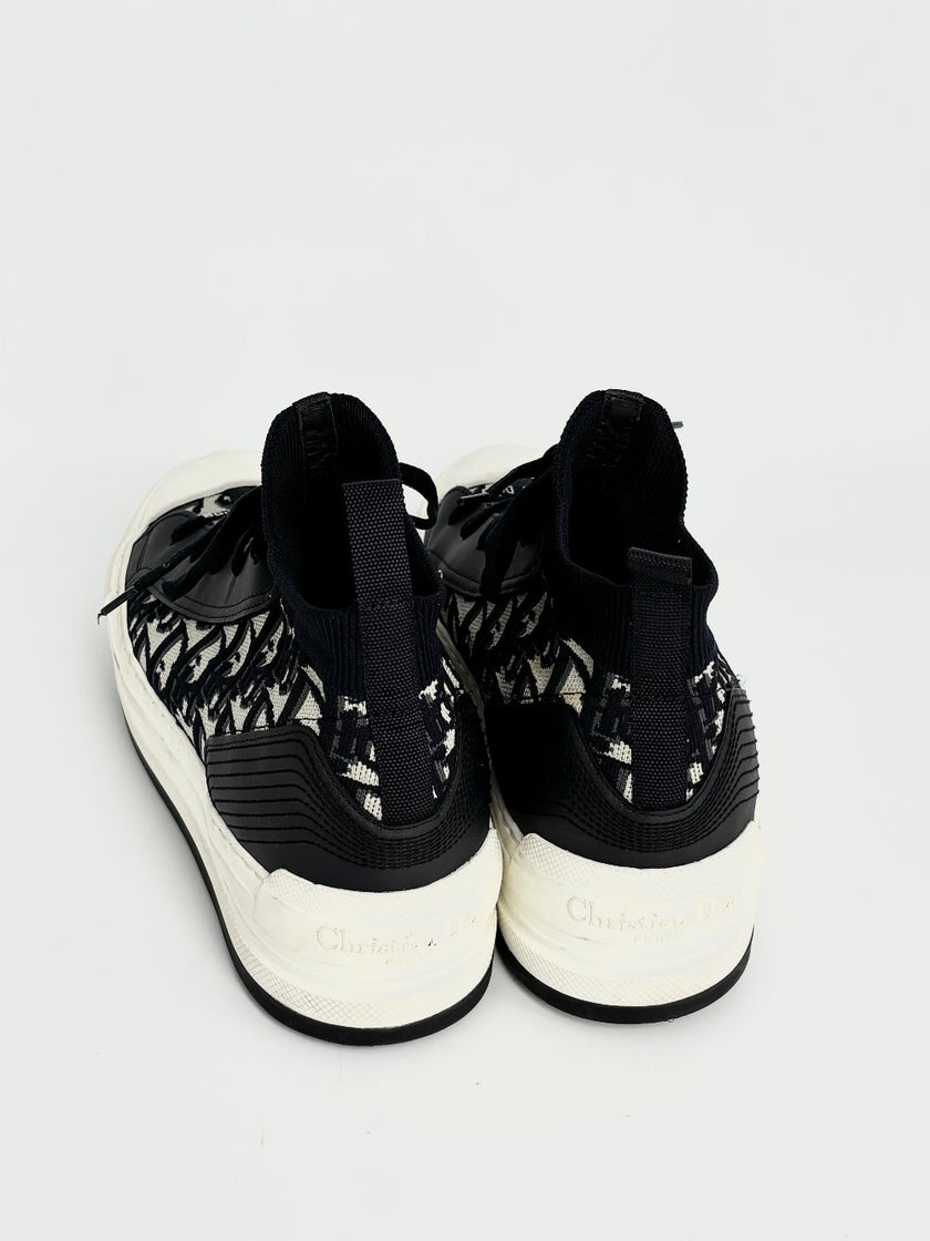 Preowned. Dior Oblique Walk N Sneaker Deep Blue. 38.5|12439