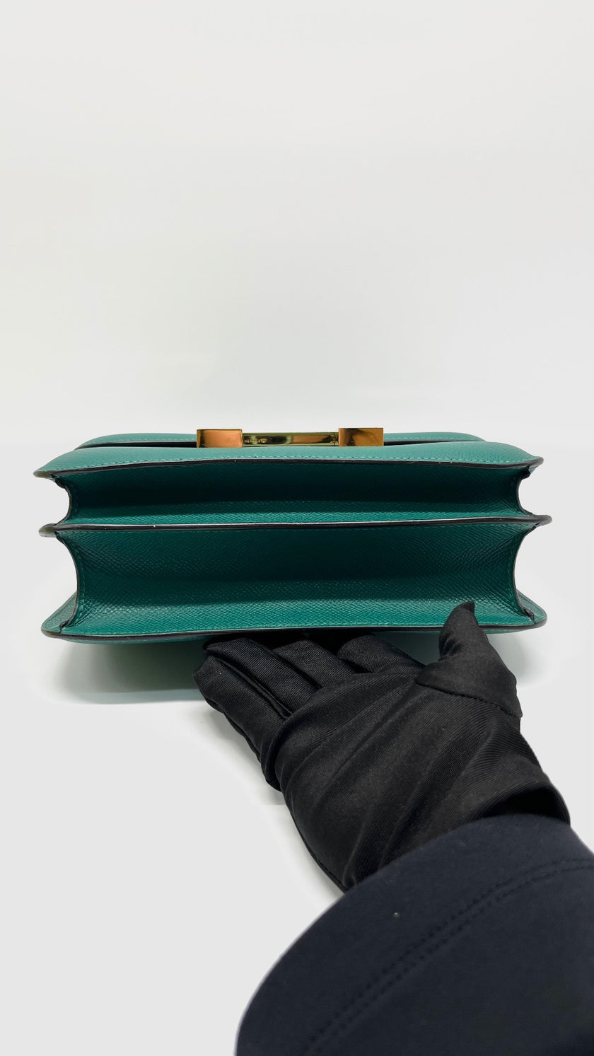 Preowned. Hermes Constance 24 Malachite Epsom GHW. Q9X|13444