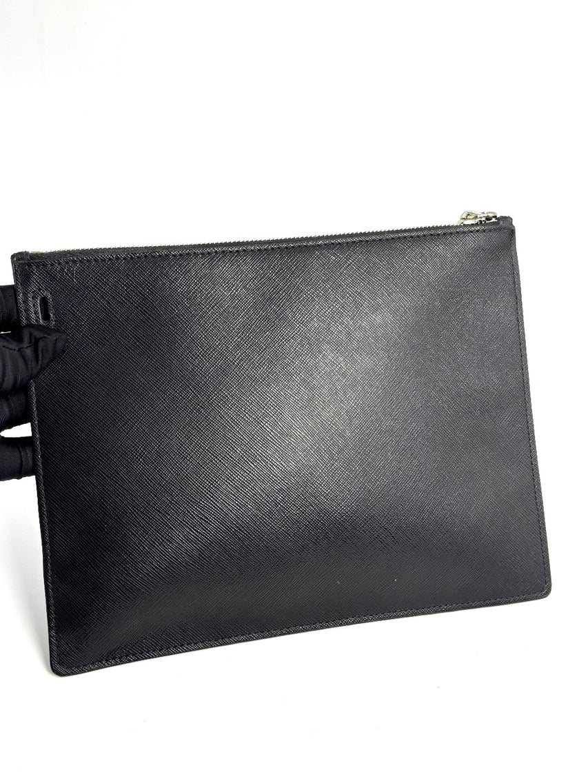 Preowned. Givenchy Wristlet Clutch Black. ARB1116|11870