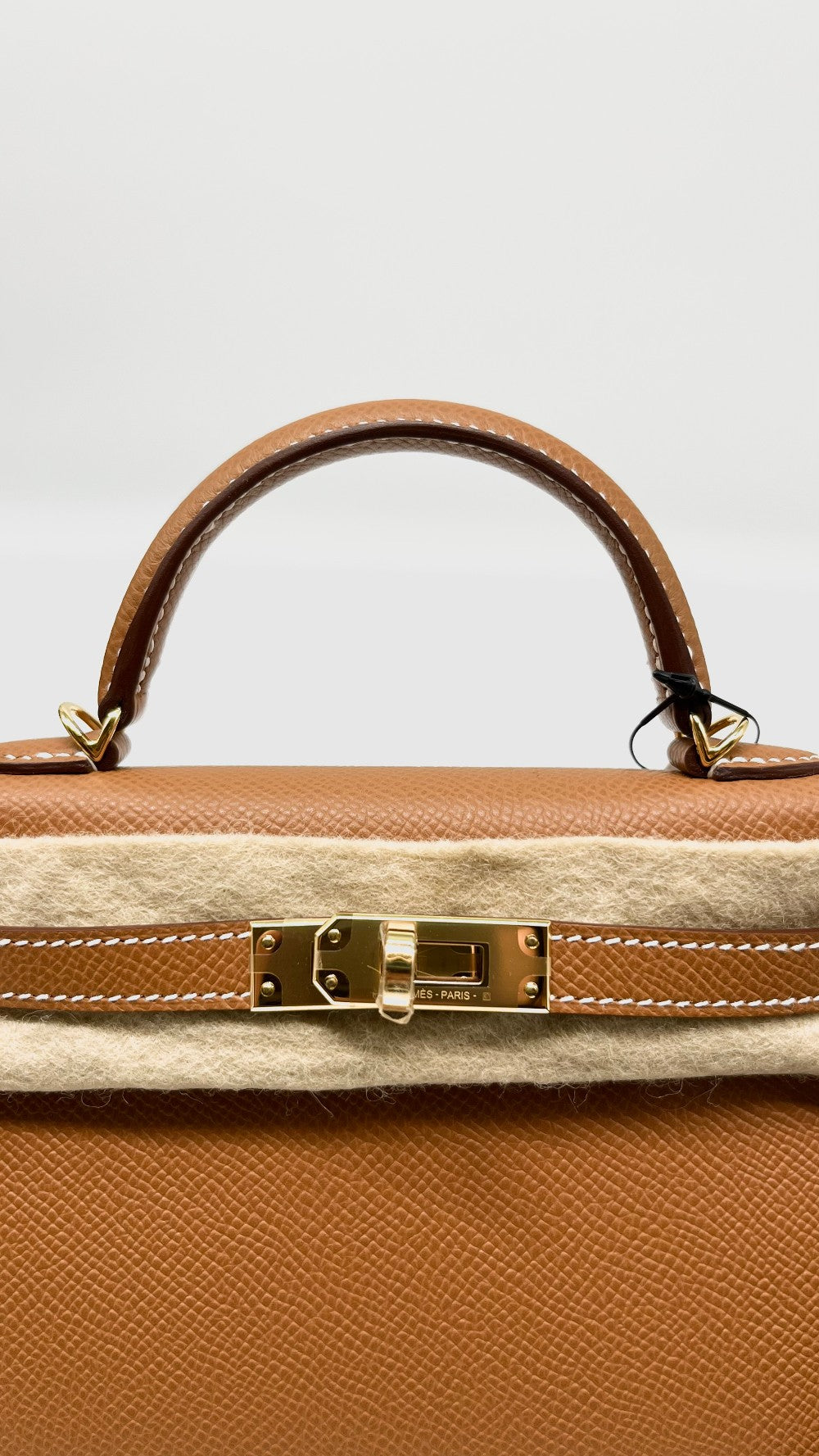 Brand New. Hermes Mini Kelly Gold Sellier GHW. KSN272GN|4940