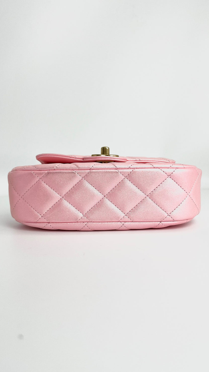 Brand New. Chanel Oval Top Handle Pink. N0NHLPU0|4010