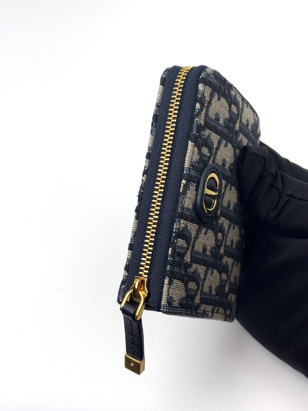 Like New. Dior 30 Montaigne Medium Blue Wallet. 43MA0235|6792