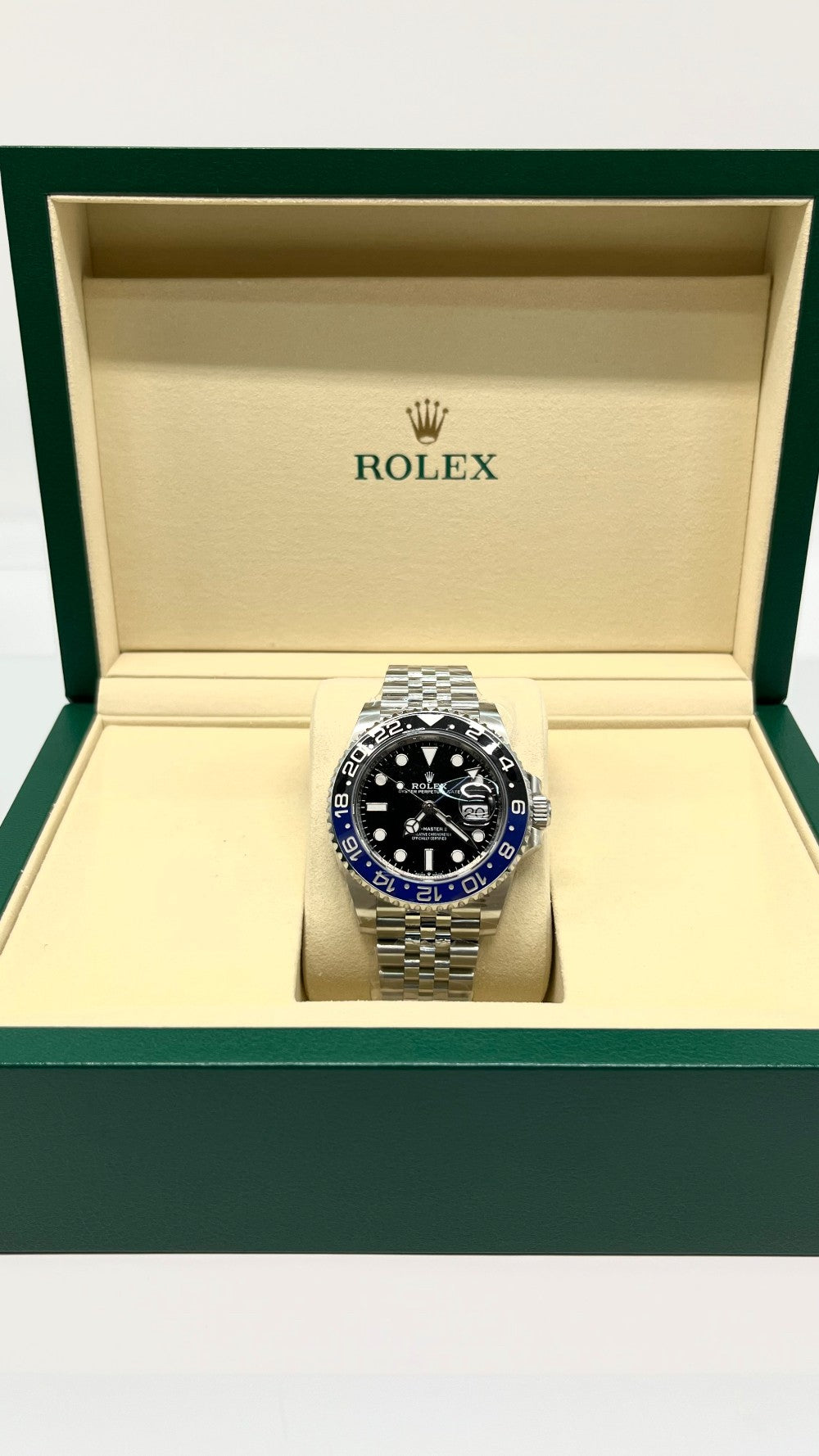 Brand New. Rolex GMT II Batgirl Jubilee 40MM 2025 18 Links.|7818