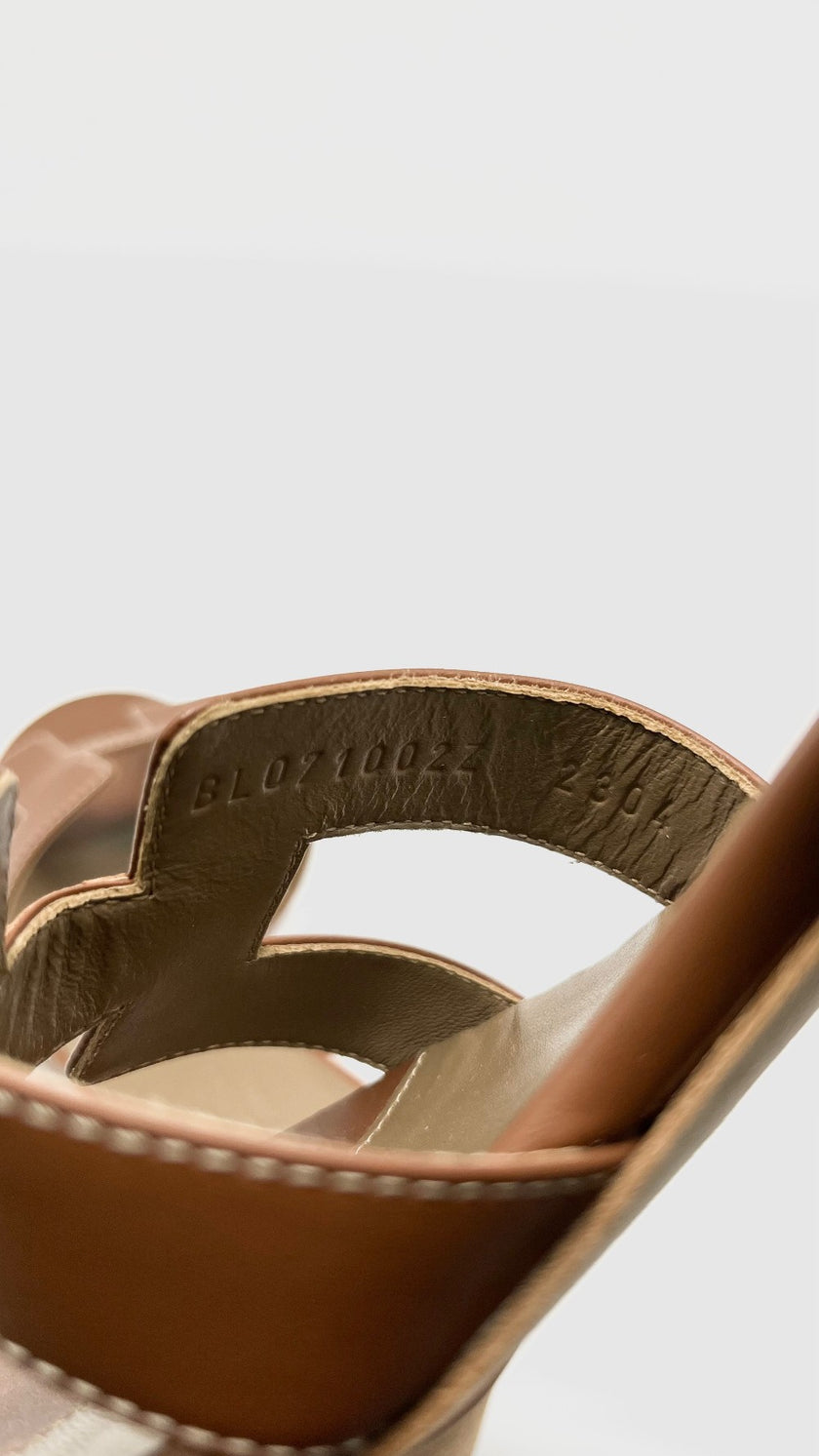 Brand New. Hermes Oasis Gold. 37|13976