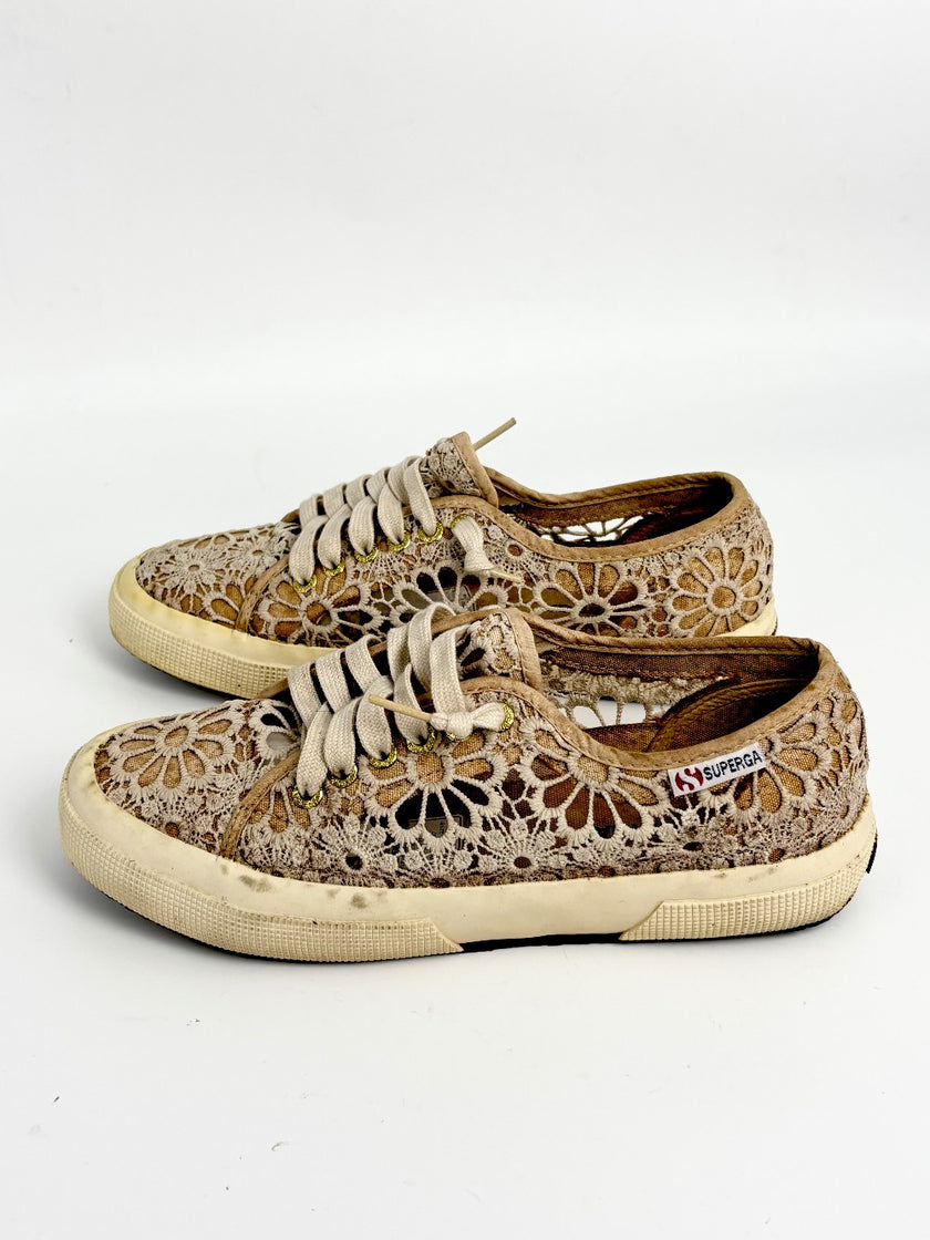 Preowned. Superga Sneakers. 39.5|12589