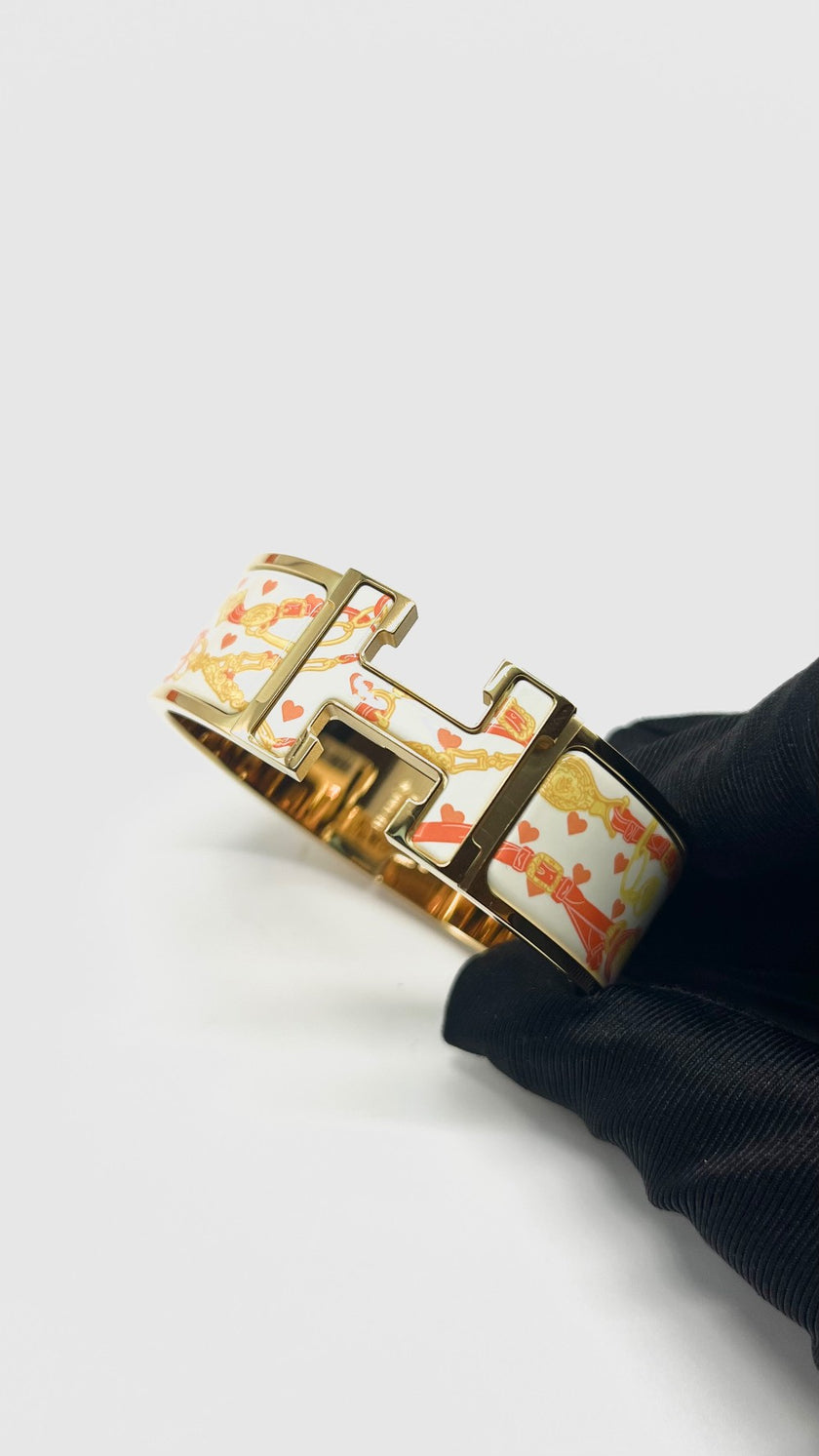Brand New. Hermes Clic Clac H PM Brides De Gala Love GHW. FI0244|14529