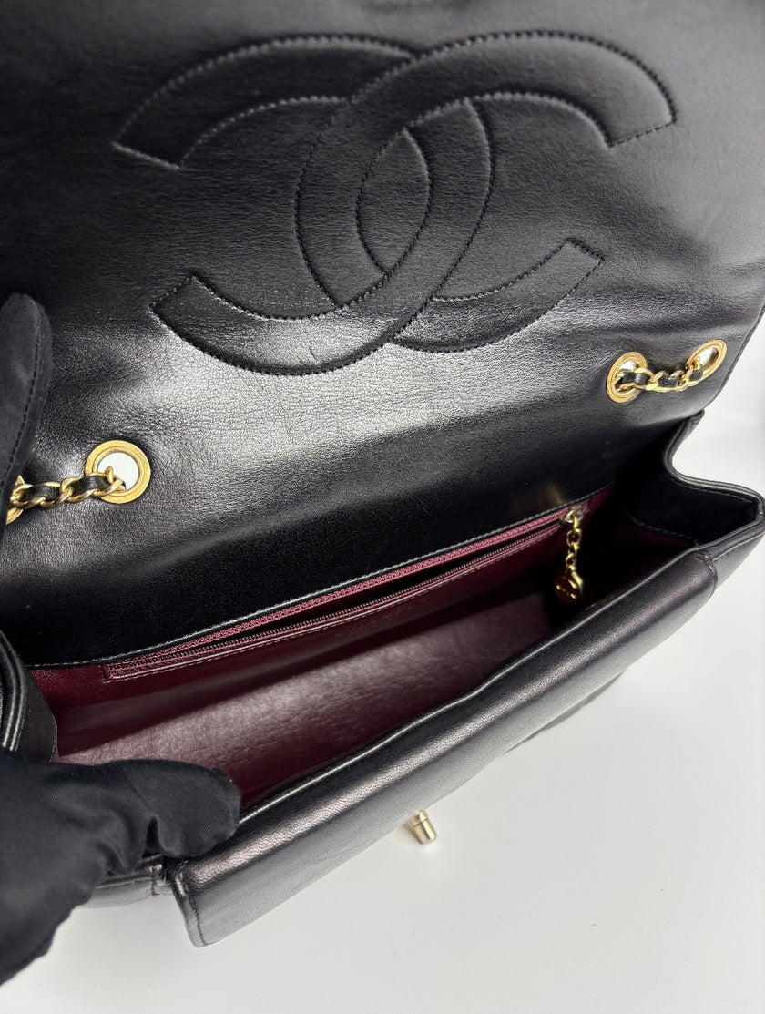 Preowned. Chanel Seasonal Flap Black GHW. 20734928|4135