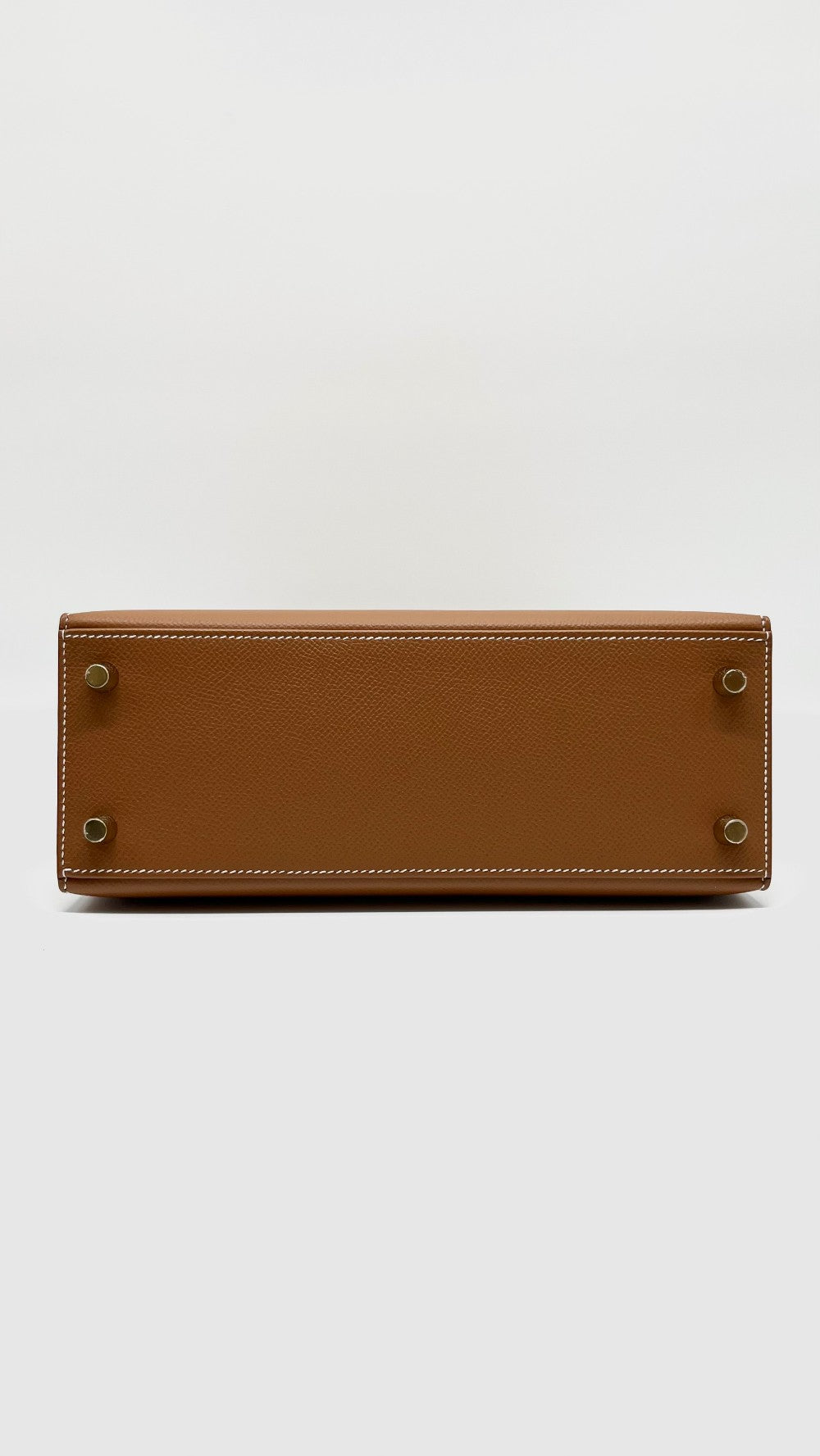Unused. Hermes Kelly 25 Gold Epsom Sellier GHW. ZMU537NF|5775